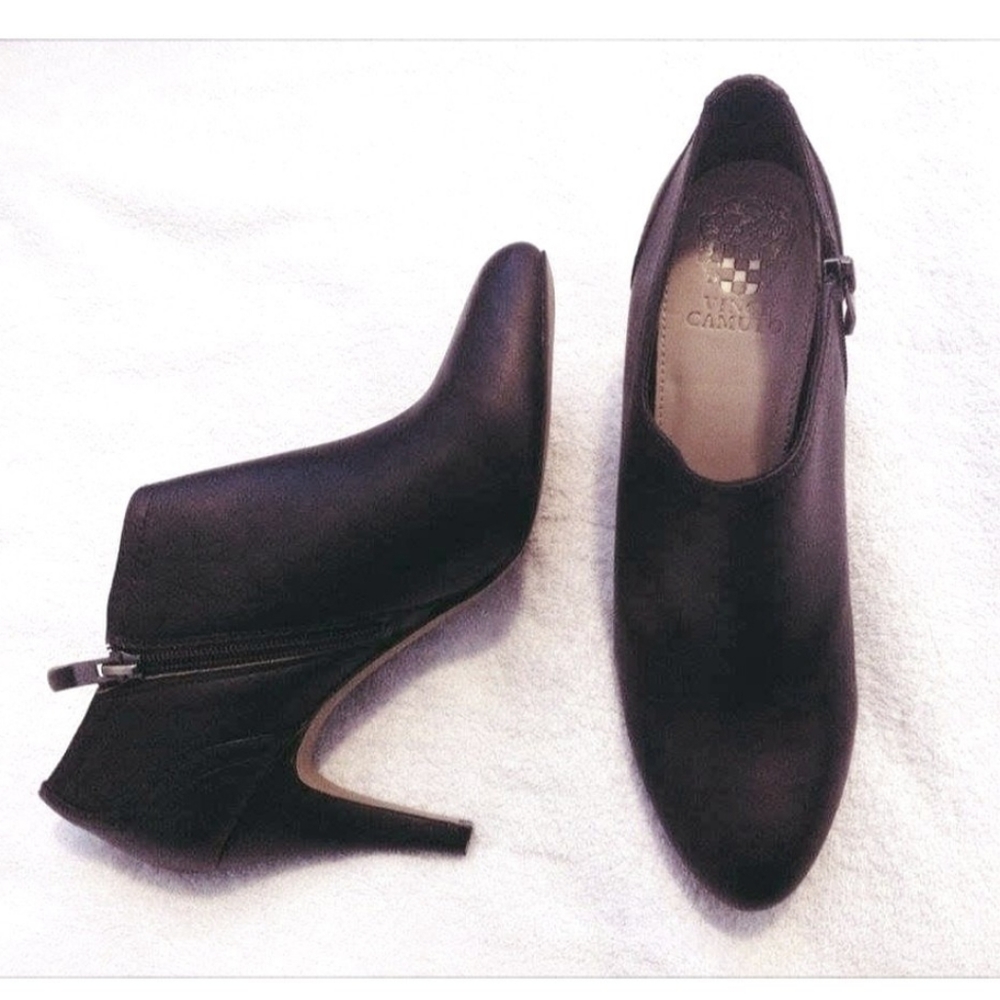 NEW Vince Camuto Brown Leather Booties